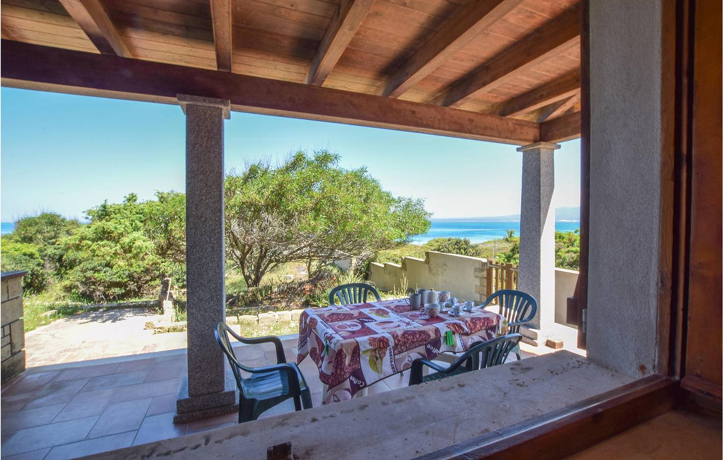 Ganze Ferienwohnung, Apartment am Meer mit Waschmaschine, Parkplatz und E-Bikes in Sa Rocca Tunda, Sardinien