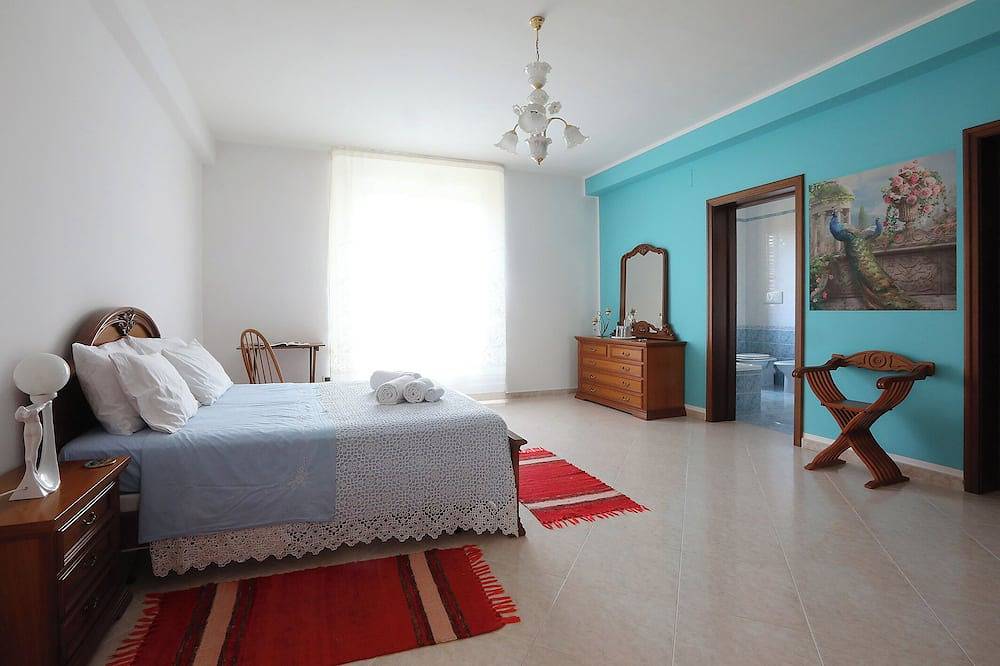 Luxury Private Mountain Villa with Pool & Beautiful Views in Puglia in Roseto Valfortore, Prowincja Foggia