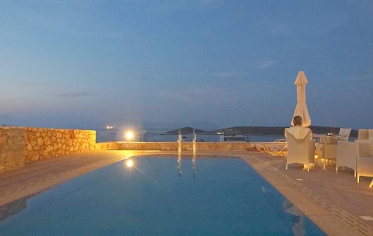 Hôtel pour 4 personnes, avec jacuzzi ainsi que piscine et jardin