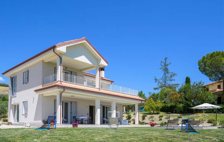 Casa vacanza per 8 persone con idromassaggio in Appignano del Tronto, Provincia di Ascoli Piceno