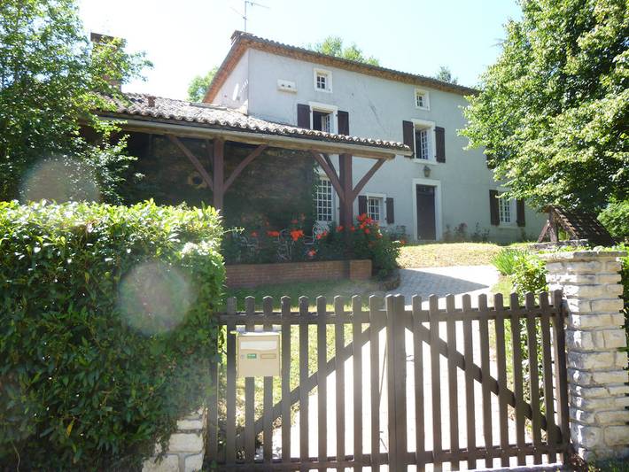 Gîte pour 9 personnes, avec terrasse et jardin