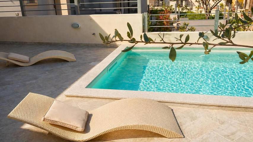 Villa per 6 persone, con Balcone e Terrazza nonché Giardino e Piscina a Valledoria