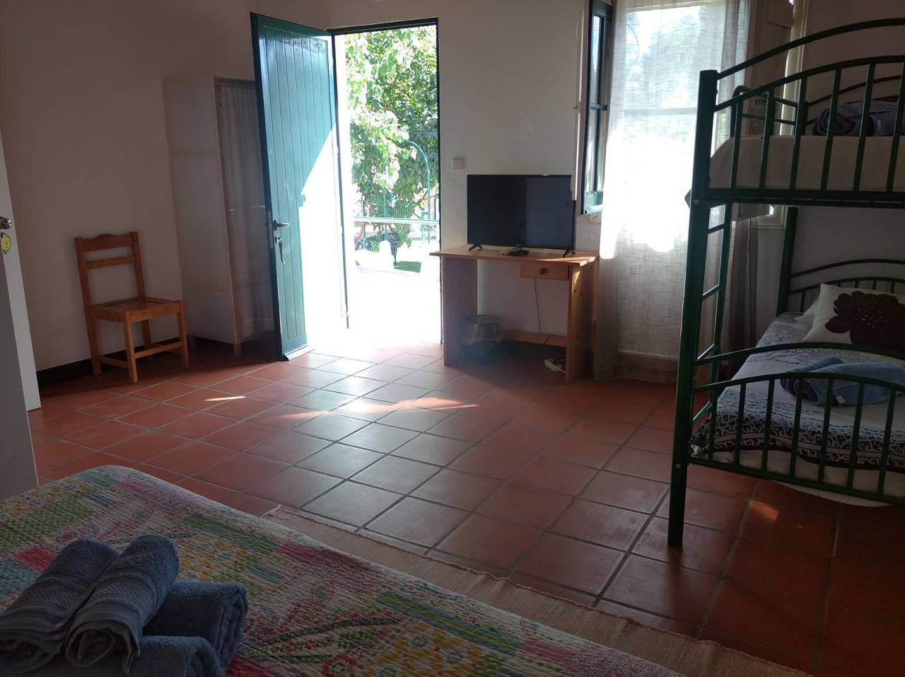 Appartement entier, Appartement 'Figueira' avec vue sur le lac, Wi-Fi et climatisation in Corte do Pinto, Mina de São Domingos