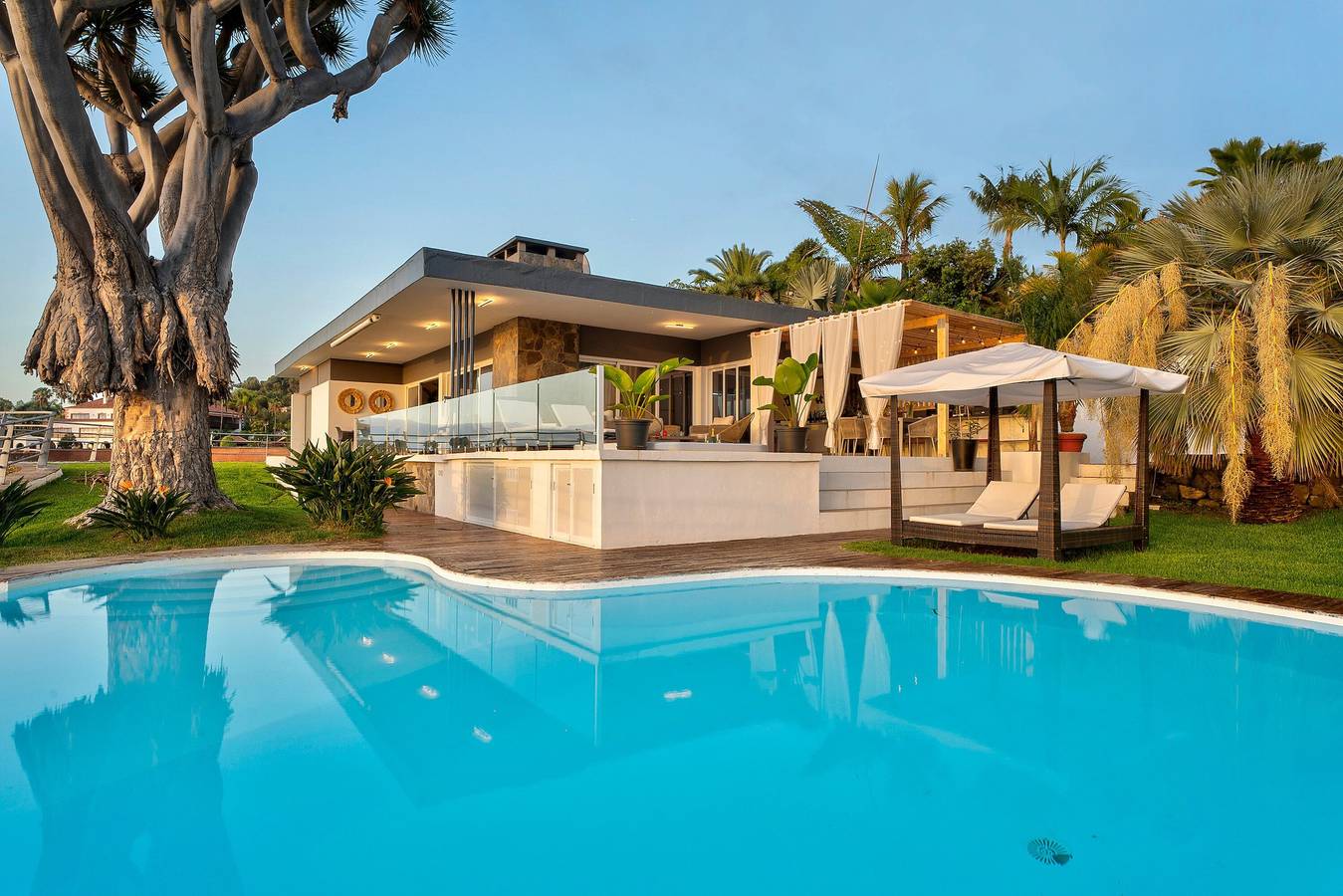 Maison de vacances "Villa Bahía de Michel" avec vue sur mer, piscine, jardin & Wi-Fi in Lomo Román, Santa Úrsula