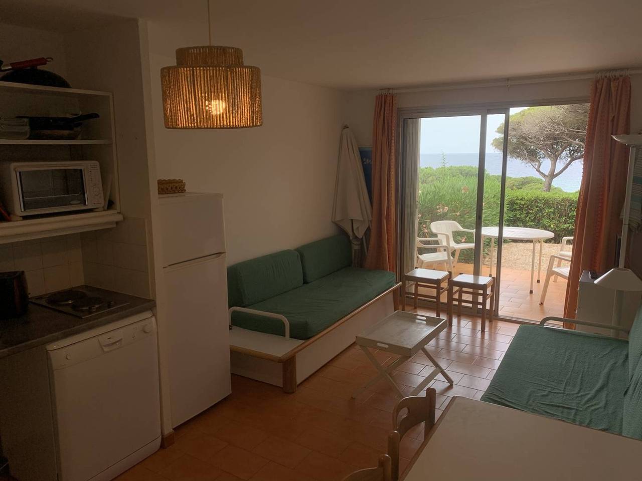 Ganze Wohnung, 2-Zimmer-Apartment für 4, Meerblick-Terrasse, strandnah, Parkplatz inklusive in Sainte-Maxime in La Nartelle, Sainte-Maxime