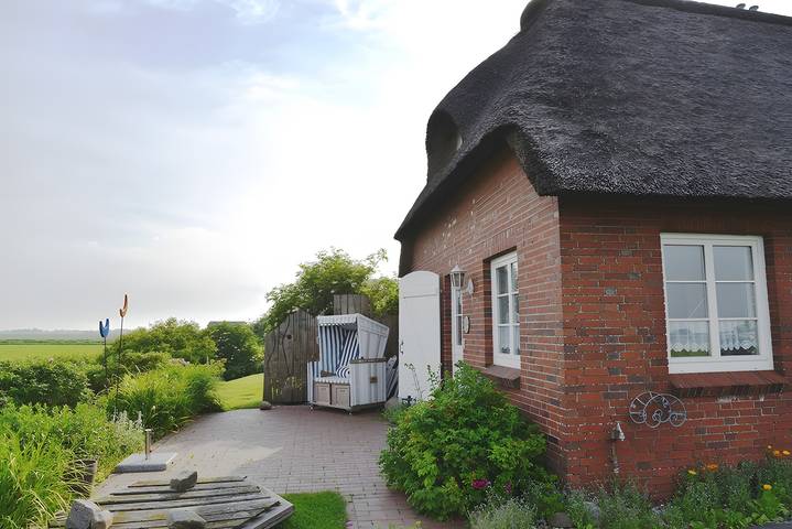 Ganze Wohnung, Ferienwohnung '1' mit gemeinsamer Terrasse, gemeinsamem Garten und Wi-Fi in Pellworm, Nordfriesland