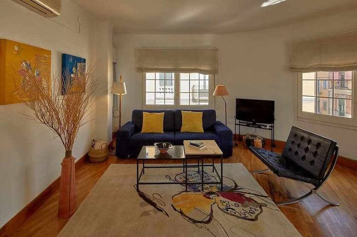 Apartment for 4 people, with balcony in Girona