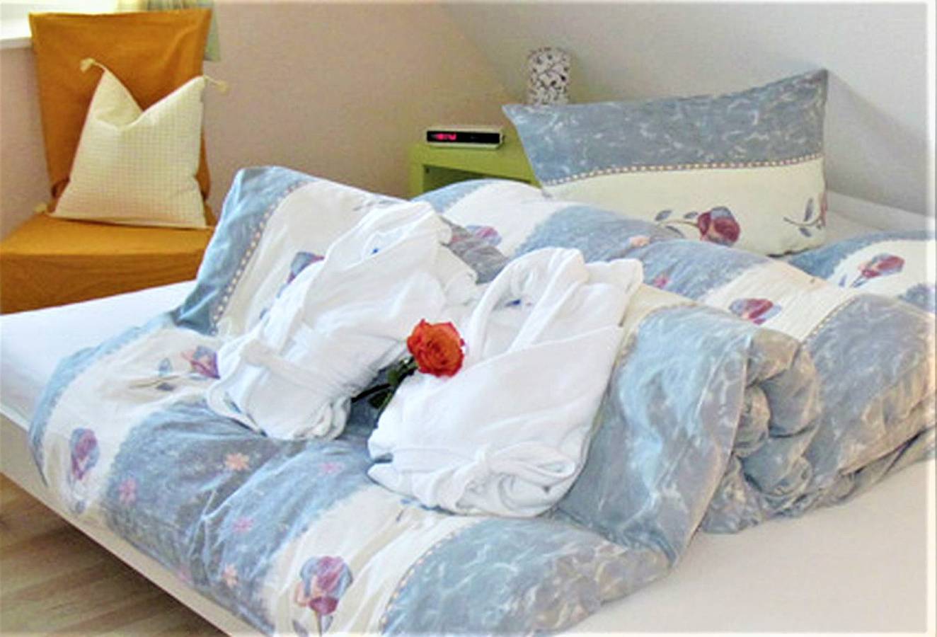 Ganze Ferienwohnung, Ferienwohnungen Braun - Ferienwohnung 10, 55qm, Wintergarten und Balkon, 1 Schlafzimmer, max. 2 Personen in Schömberg, Nordschwarzwald