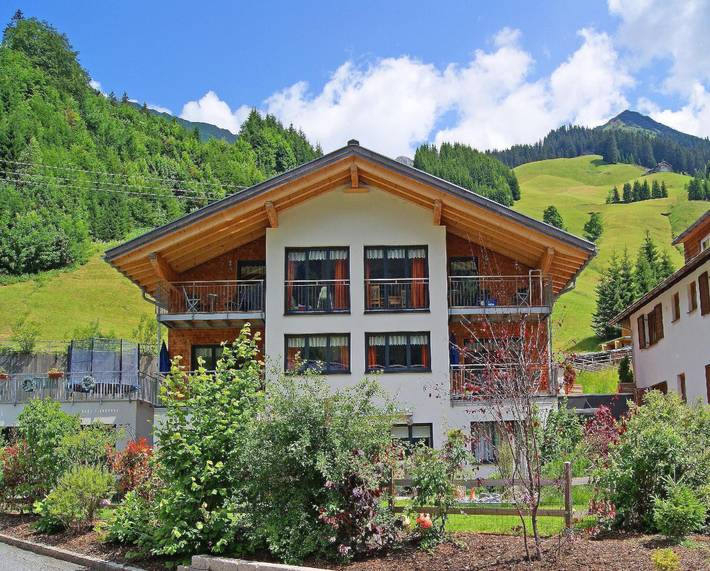 Ferienwohnung für 8 Personen, mit Balkon und Garten sowie Whirlpool und Sauna im Bregenzerwald