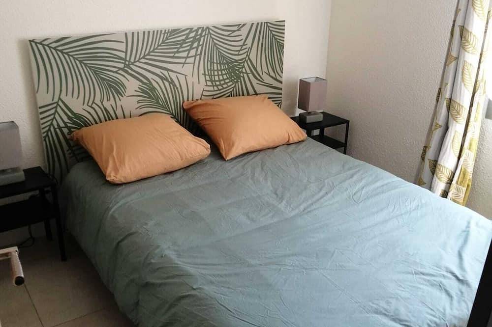 Apartamento entero, Charming T2 apartment near the sea - Residence with trees and swimming pool in Le Pradet, Region de Toulon