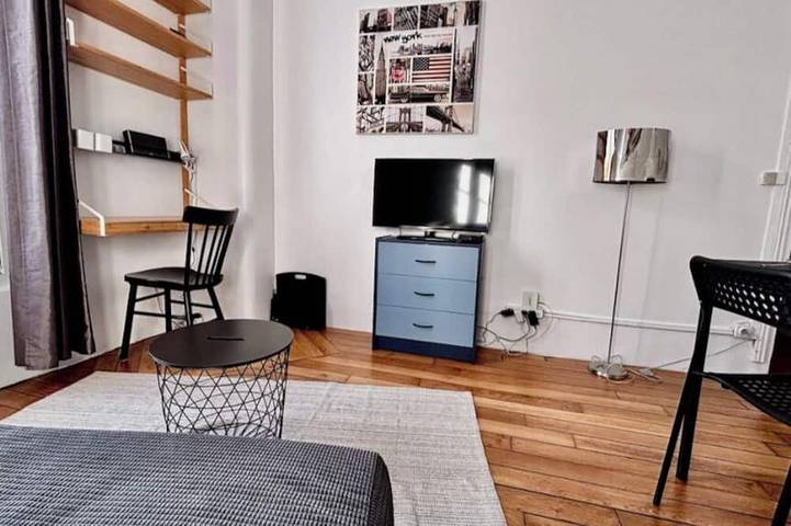 Ganze Wohnung, Cosy 2-room apartment near Paris, La Défense, Versailles, Roland Garros. in Suresnes, Hauts-de-Seine