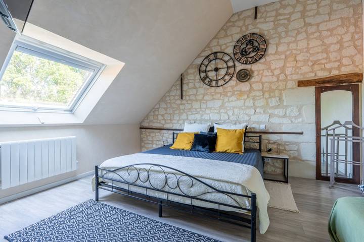 Chambre d’hôte pour 3 personnes, avec piscine et jardin à Neuil
