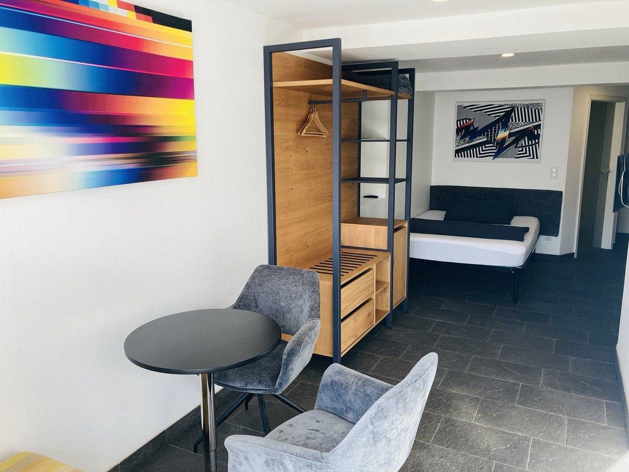 Ferienwohnungen und Monteurunterkunft "Mainbogen-Blick" - Ferienwohnung / Deluxe Apartment 1 in Grettstadt, Fränkisches Weinland