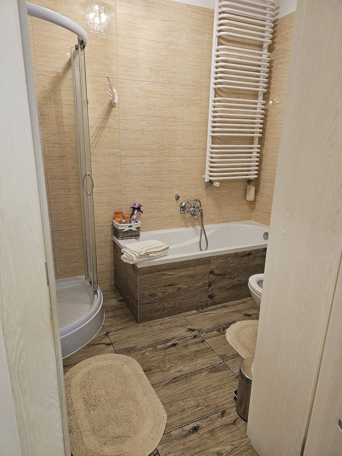 Apartamento vacacional entero, 2-Bed Apt in Zyrardow, Sleeps 6 & Free Parking in Mazovia (región)