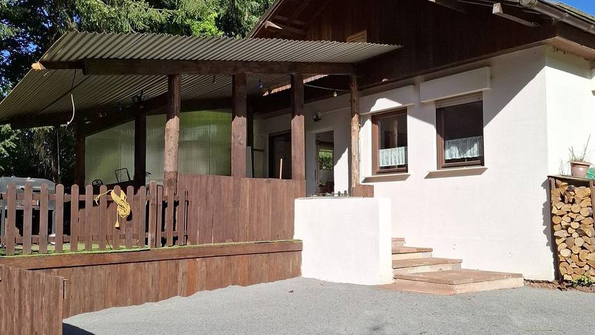 Bungalow für 6 Personen, mit Balkon und Garten im Saarland