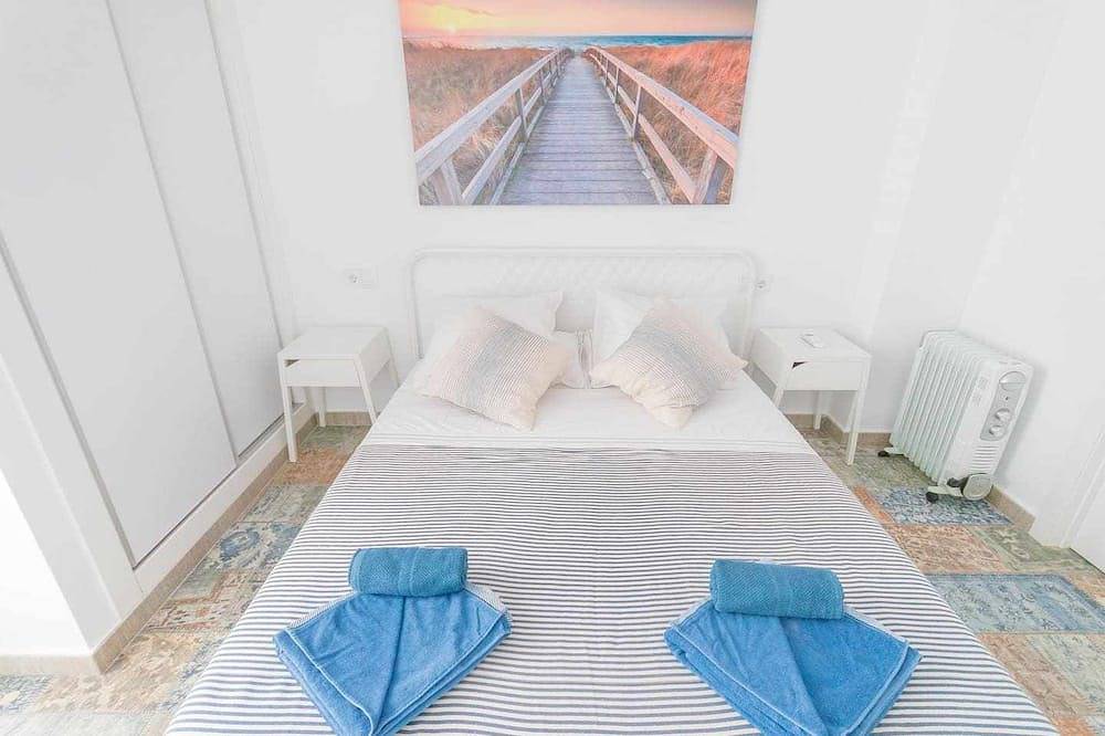 Ganze Wohnung, Suncastle Lovely Attic! in El Barrio, Alicante