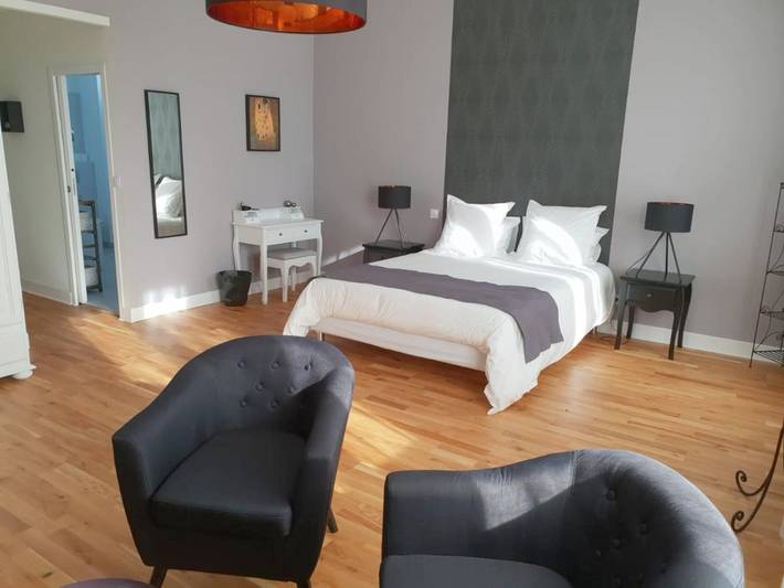 Maison d’hôte pour 14 personnes, avec piscine ainsi que sauna et jardin, animaux acceptés