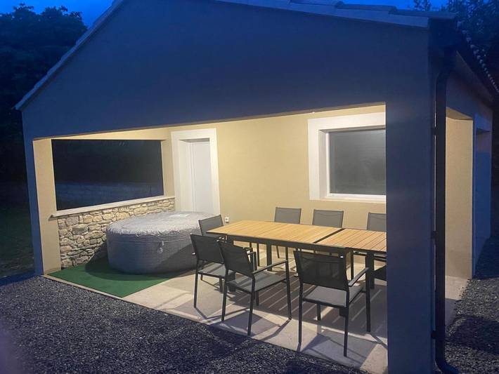 Location de vacances pour 8 personnes, avec vue et jardin à Quissac - 2