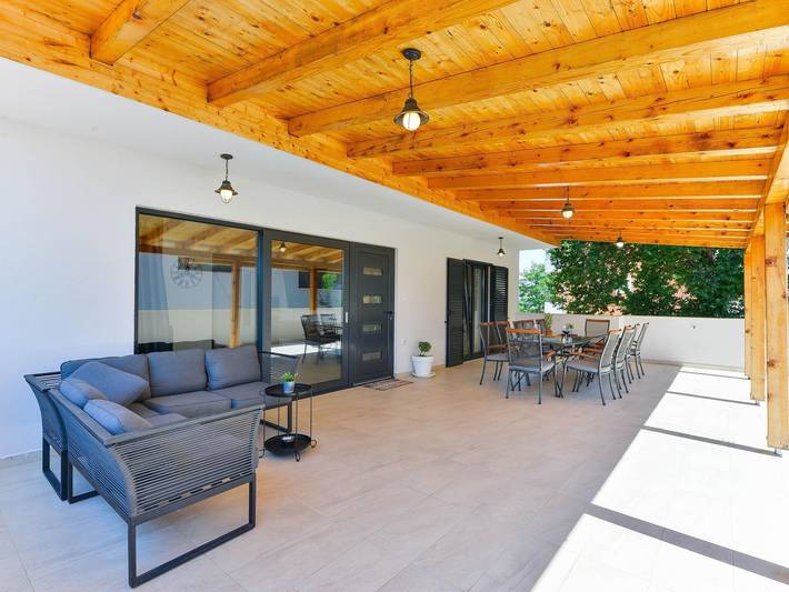 Ferienhaus für 12 Personen, mit Balkon und Pool sowie Sauna und Whirlpool, kinderfreundlich in Bibinje - 3