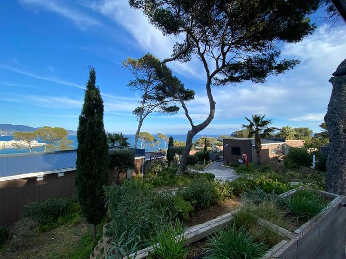 Camping pour 4 personnes, avec jacuzzi ainsi que sauna et jardin à Bormes-les-Mimosas - 4