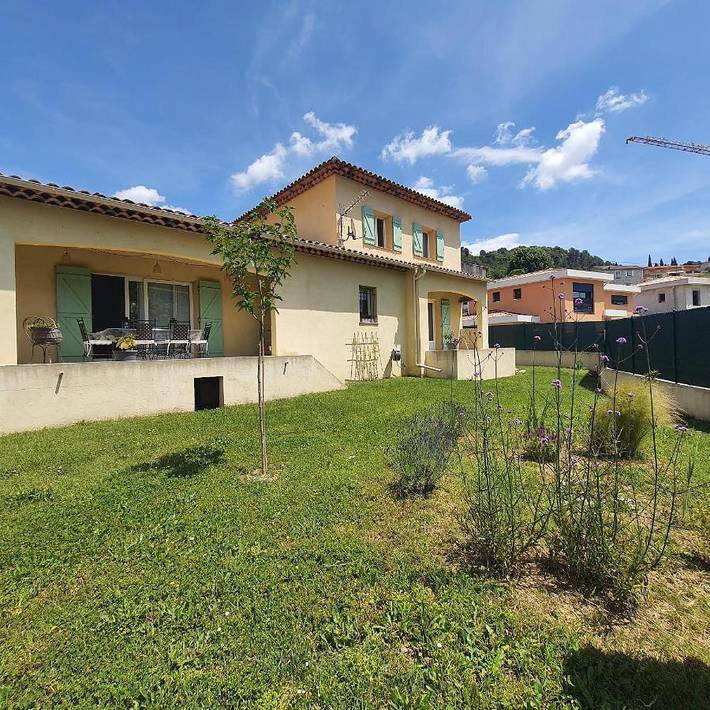 Location de vacances pour 4 personnes, avec jardin et vue à Tourrette-Levens - 2