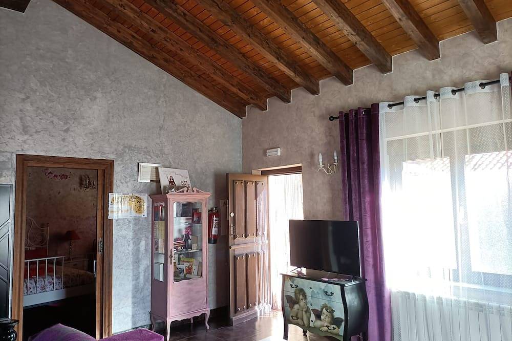 Casa Rural, Alquiler Íntegro, Para Parejas O Familias:Descanso Y  Tranquilidad. in Coca de Alba, Provincia de Salamanca