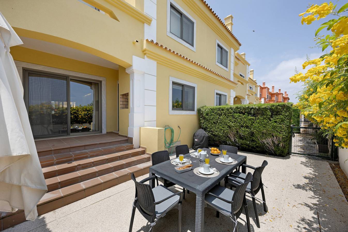 Ferienhaus 'Alecrim Lux Tavira Residence 4M' mit Gemeinschaftspool, Wlan & Klimaanlage in Freguesia da Luz de Tavira, Parque Natural da Ria Formosa