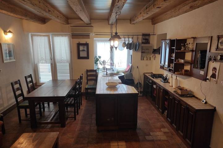 Apartament wakacyjny dla 10 osób, z balkon/ taras w Vodice