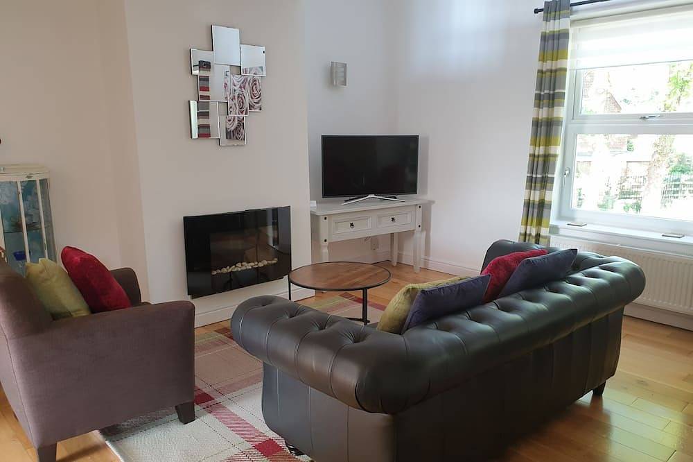 Entire apartment, Unique grand space in Huddersfield, West Yorkshire