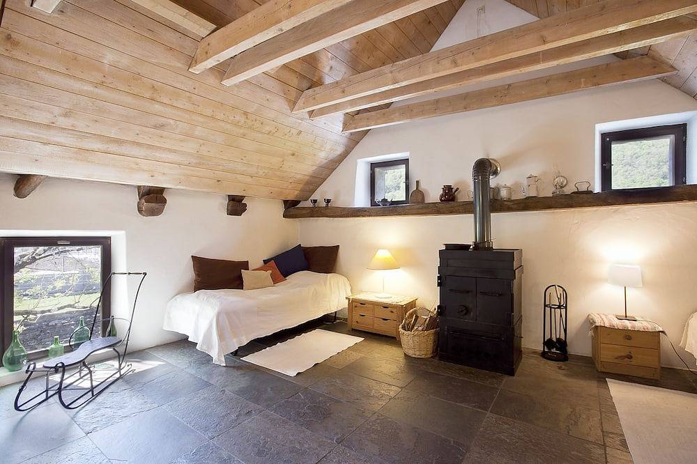 Ganze Wohnung, Wie im Adlerhorst träumen unter dem Tessiner Himmel! in Maggia, Tessiner Alpen