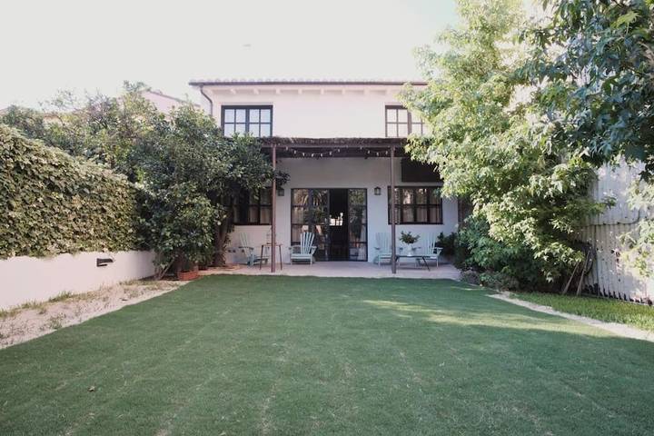 Casa de vacaciones para 8 personas, con vistas además de terraza y jardín - 1