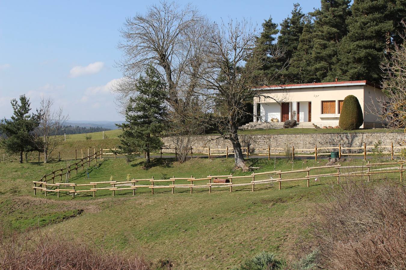 Gemütliches Haus in Langogne mit Bergblick in Langogne, Mende und Umgebung
