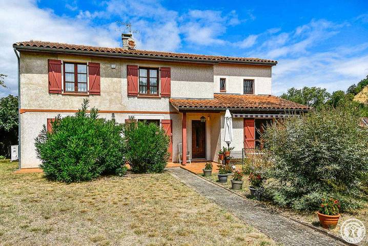 Gîte pour 6 personnes, avec Terrasse et Jardin à Carbonne
