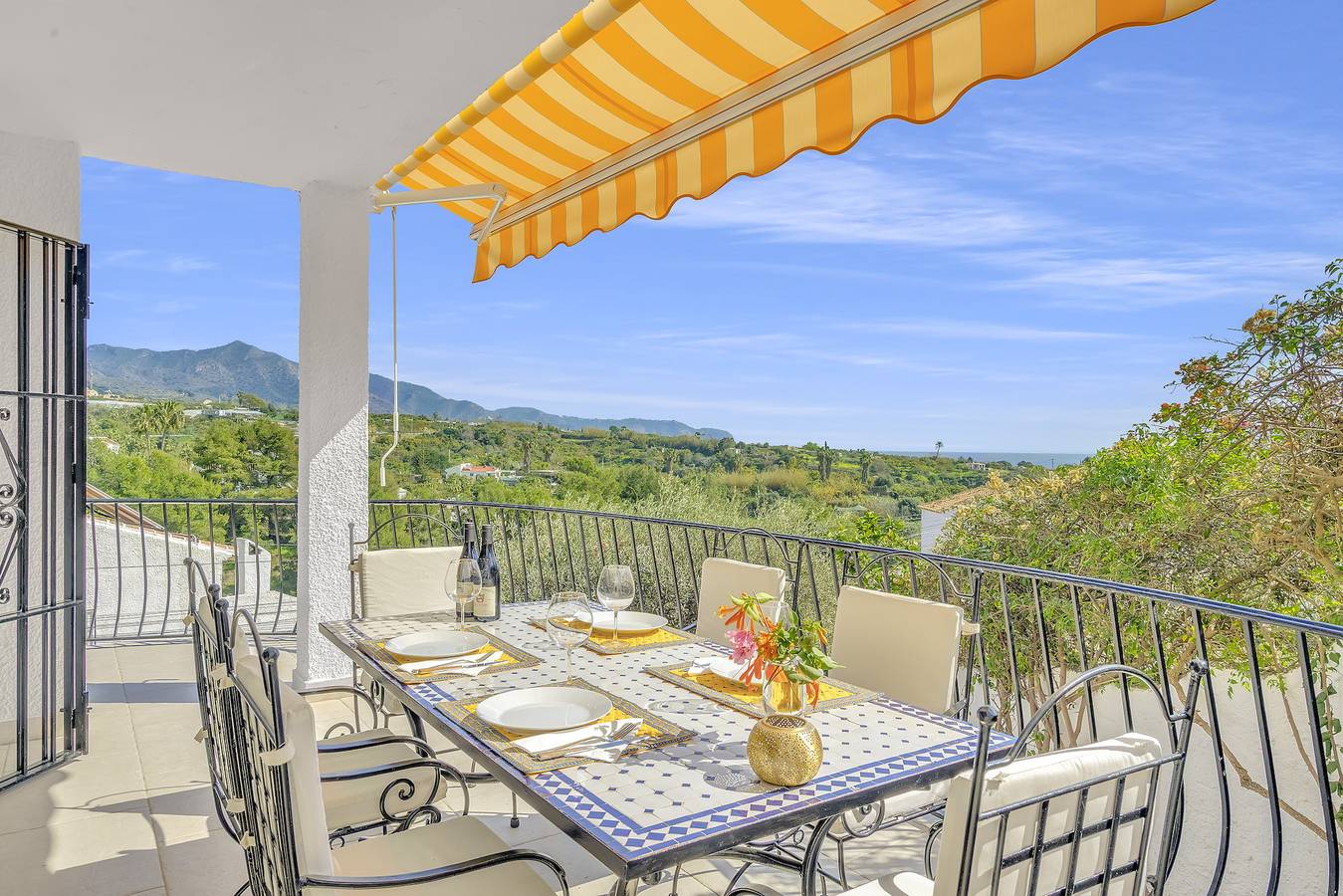 - Villa Chumbera in Playa de Burriana, Nerja