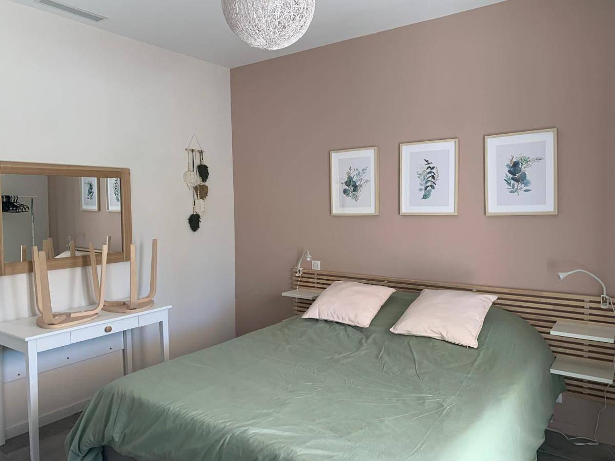 Appartement entier, Double Room in Pujaut, Région de Nîmes