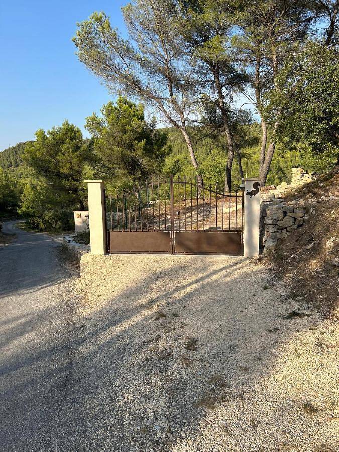 Location de vacances pour 2 personnes, avec jardin et vue à Rognes - 2