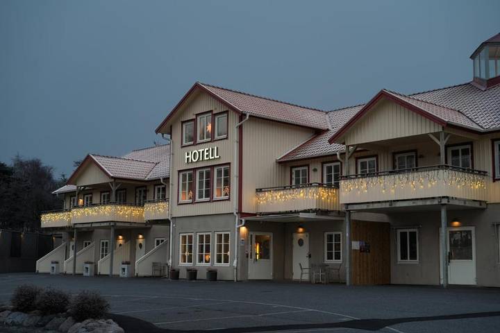 Gästehaus für 2 Personen, mit Terrasse und Sauna in Grebbestad