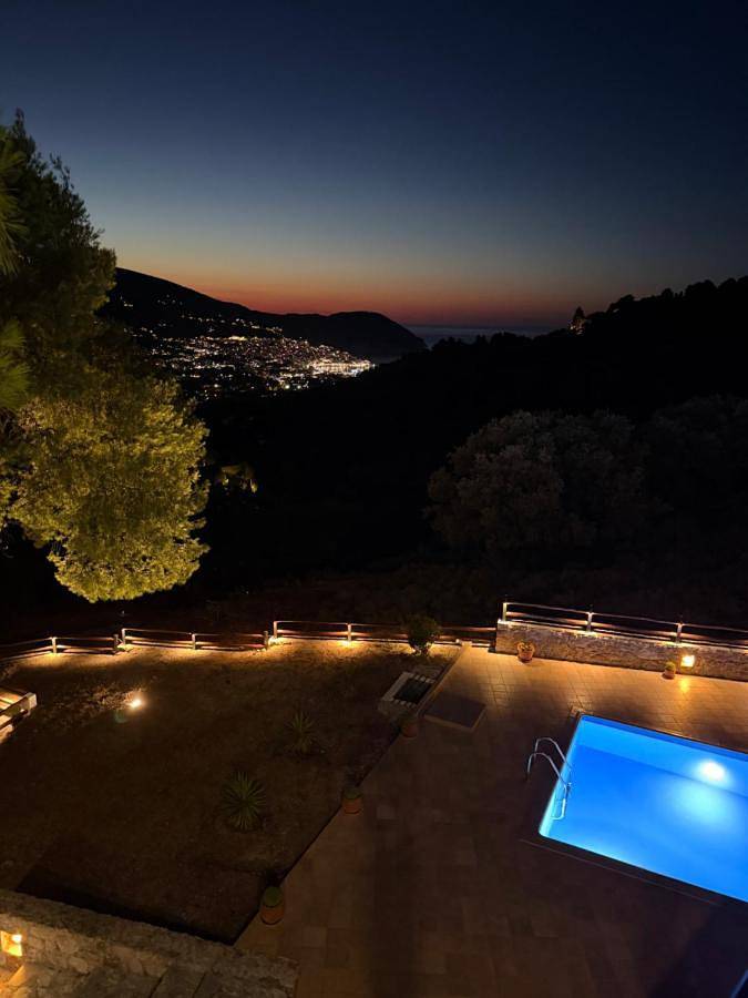 Apartamento de vacaciones para 4 personas, con piscina además de vistas y jardín - 1