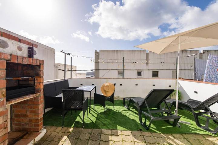 Casa de férias para 7 pessoas, com jardim e vista, com animais de estimação em Sesimbra