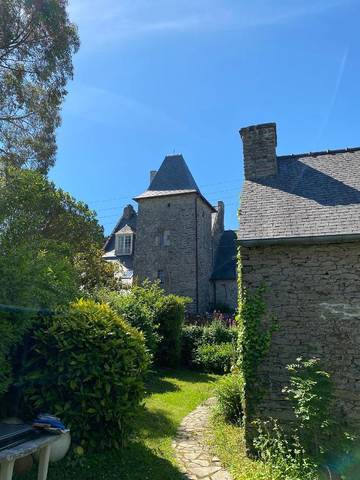 Chambre d’hôte pour 2 personnes, avec jardin et piscine ainsi que terrasse et vue à Plouër-sur-Rance