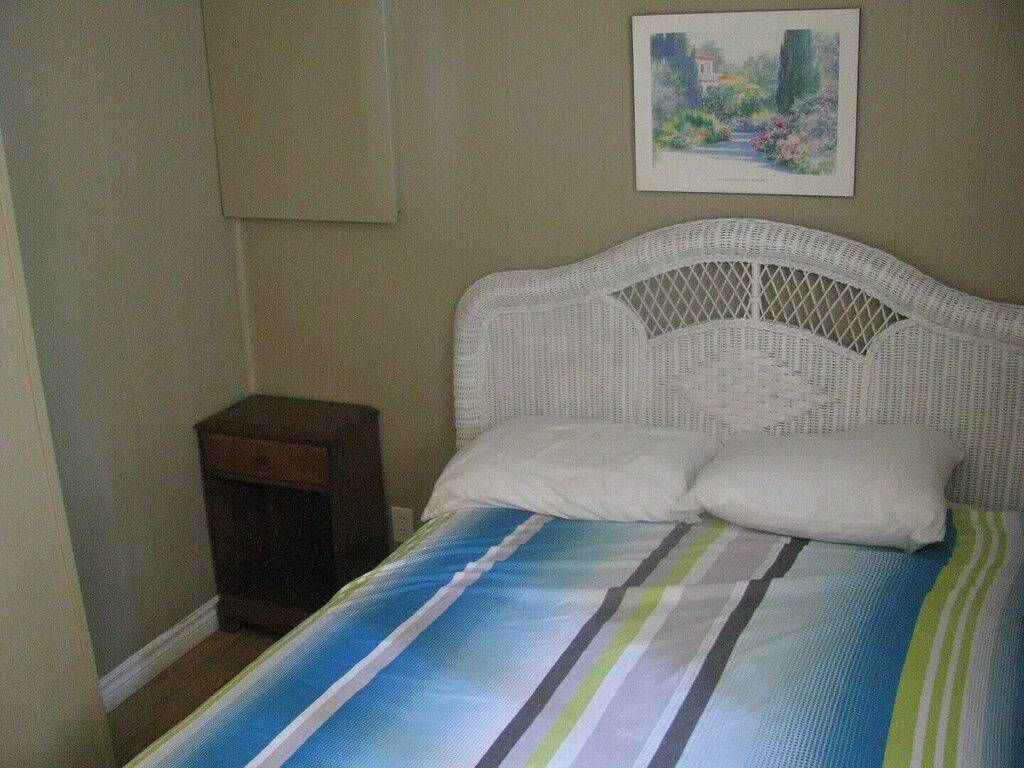 Cabin Rentals And Lodges for 8 Guests in Kawartha Lakes