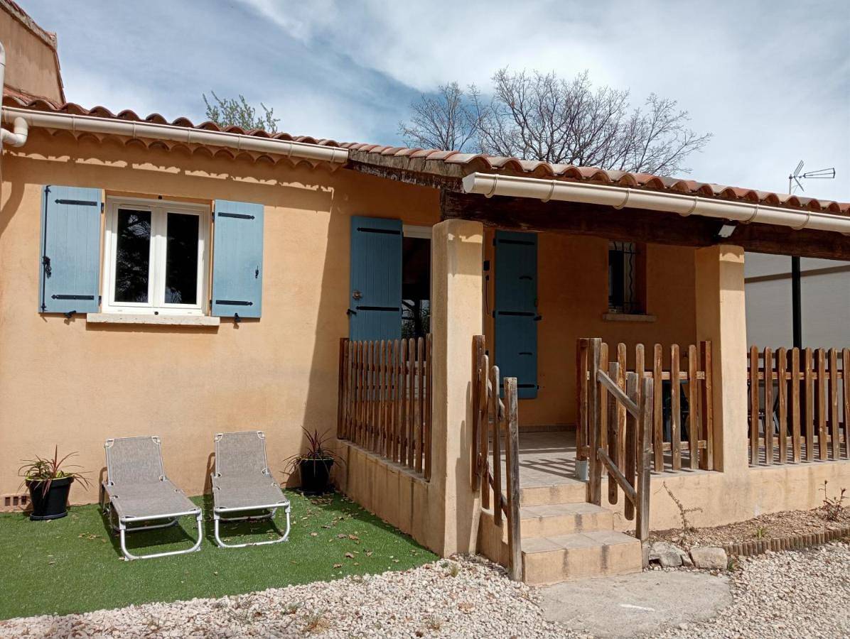 Gîte Pitchou au pied du Ventoux in Flassan, Parc naturel régional du Mont-Ventoux