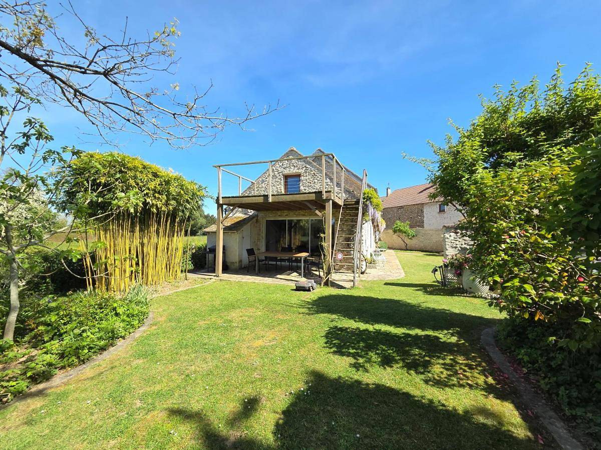 Four-Bedroom House in Boissets, Yvelines