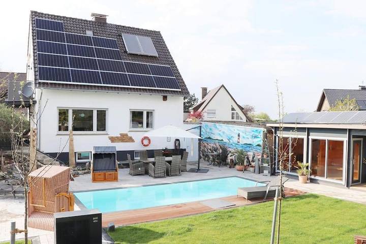 Ferienhaus für 6 Personen, mit Balkon und Terrasse sowie Garten und Pool im Teutoburger Wald