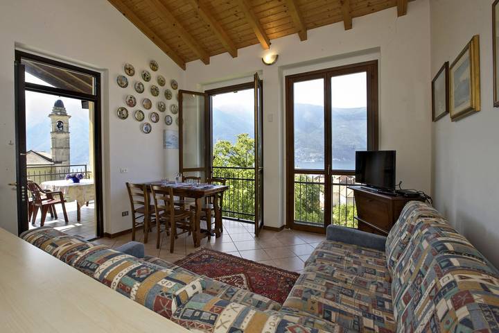 Ferienwohnung für 4 Personen, mit Seeblick und Balkon sowie Pool und Ausblick in Maccagno con Pino e Veddasca - 4