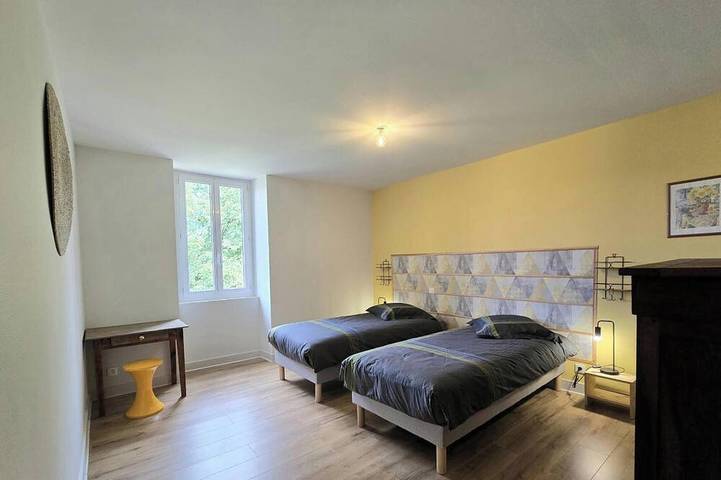 Gîte pour 10 personnes, avec Terrasse et Jardin à Doissat - 4