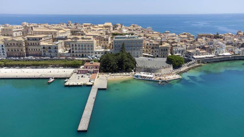 Hotel per 4 persone, con terrazza e sauna nonché piscina, con animali domestici - 1