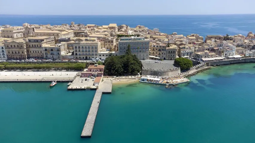 Hôtel pour 2 personnes, avec piscine ainsi que sauna et terrasse, animaux acceptés - 1