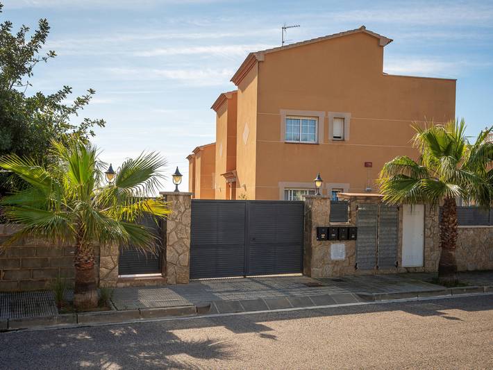 Apartamento para 8 personas, con Terraza y Piscina en Creixell