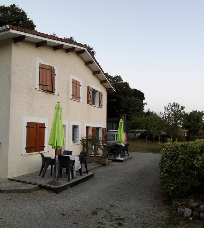 Gîte pour 3 personnes, avec Terrasse ainsi que Jardin et Vue à Duhort-Bachen
